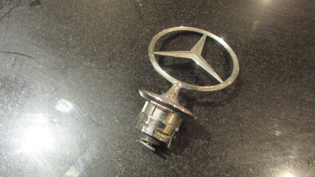 Mercedes Hood Star emblem from 2001 CLK , genuine Mercedes part, Emblème