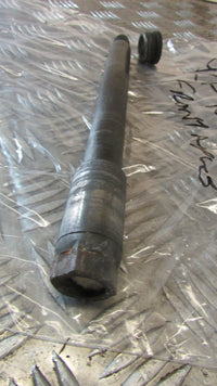Yamaha Thunder Ace YZF1000R 4VE 1996>2003 axe de la rue avant,, front axle spindle FRONT WHEEL AXLE spindle