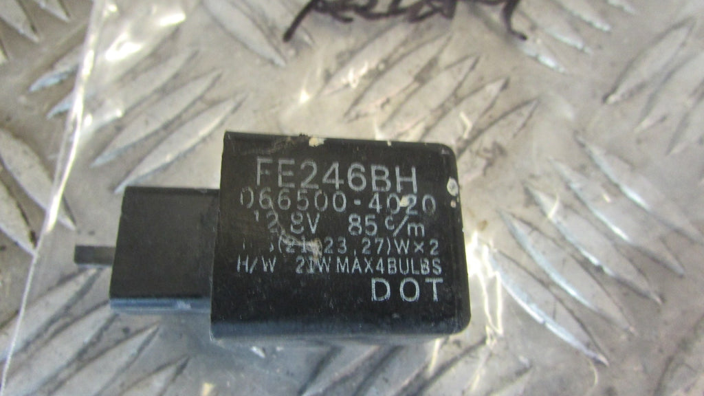 Yamaha Thunder Ace YZF1000R 4VE 1996>2003 RELAIS clignotant ,Relay- flasher indicators