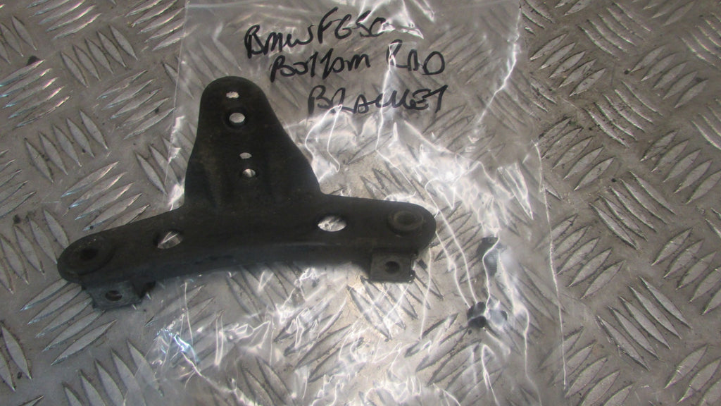 BMW F650 ST Funduro 93/99 attache de radiateur base,radiator bracket bottom ,,