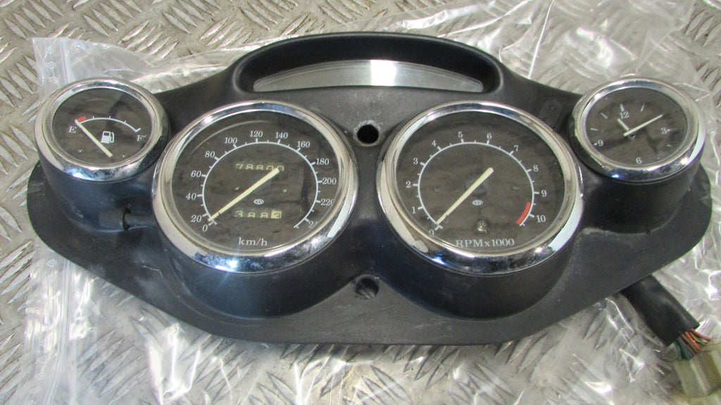 Triumph Trophy 900 T336 COMPTEUR, 77646 kml,SPEEDO/CLOCKS french,78800 km