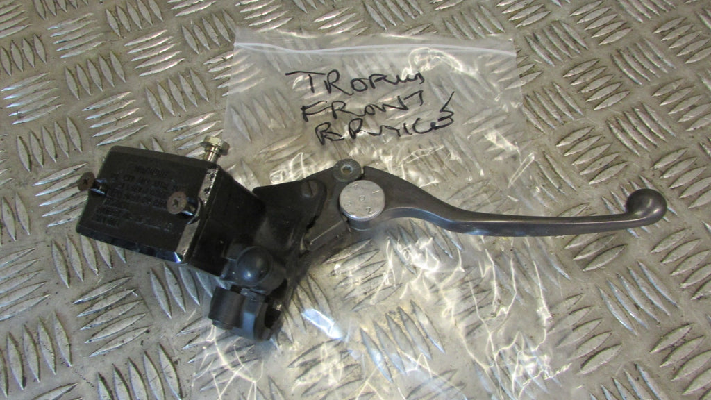 Triumph Trophy 900 T336 ,maitre-cylindre de frein AV avec levier, ,FRONT BRAKE M