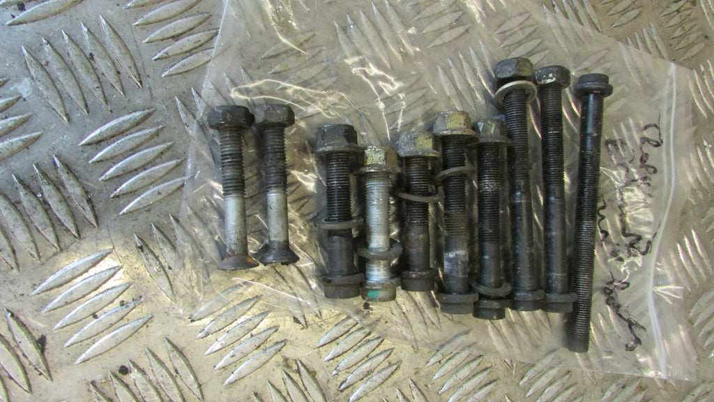 Triumph Trophy 900 T336 ,Vis Suport moteur,,engine mounts bolts nuts screws fixi