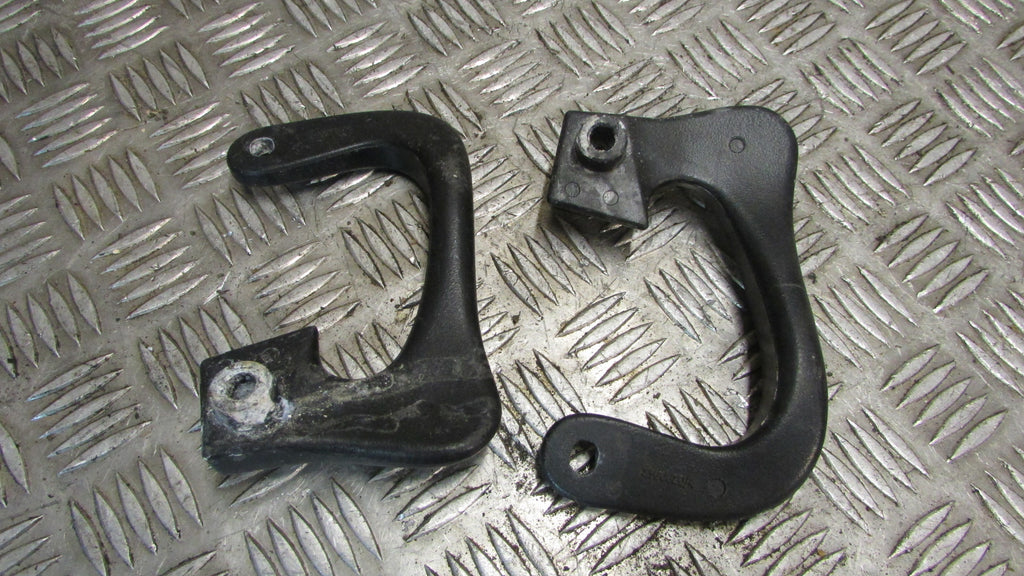 Triumph Trophy 900 T336 Passenger grab handle, poignee de maintien