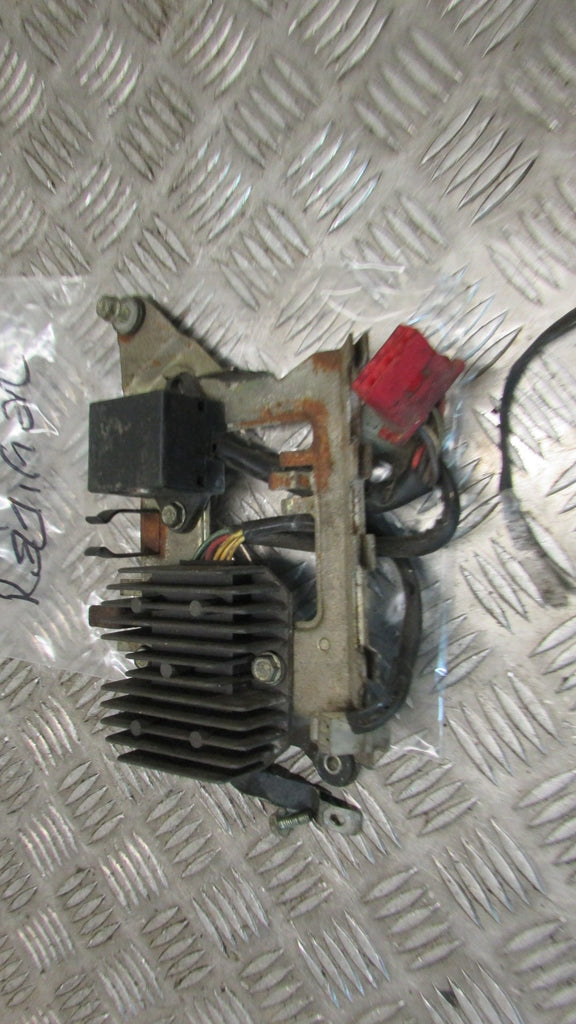 Honda CB 400 N Super Dream 78/84 ,Regulateur,RECTIFIER regulator, OEM,