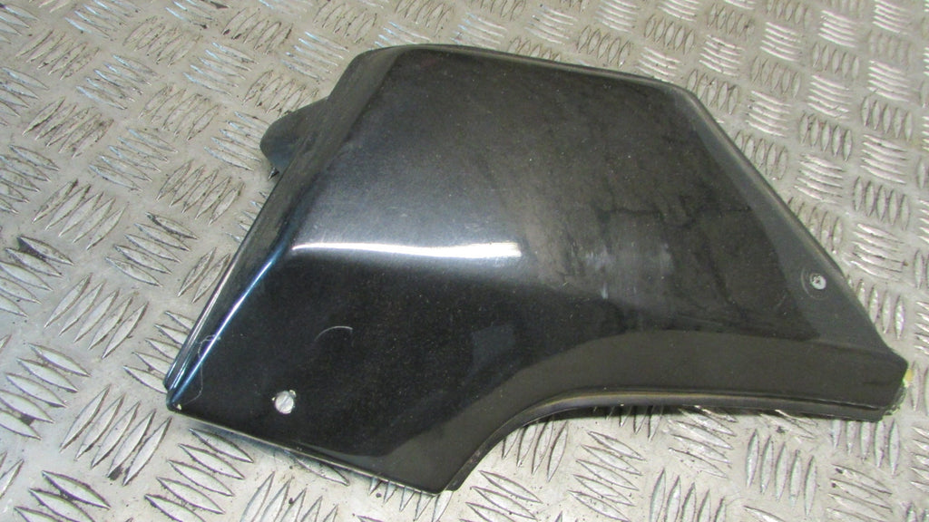 Honda CB 400 N Super Dream 78/84 ,Habillages carrenage carrosserie carénage sous le siège,droite, Fairing trim under seat right,83600-443-6100 poor repair, reparation mal fait
