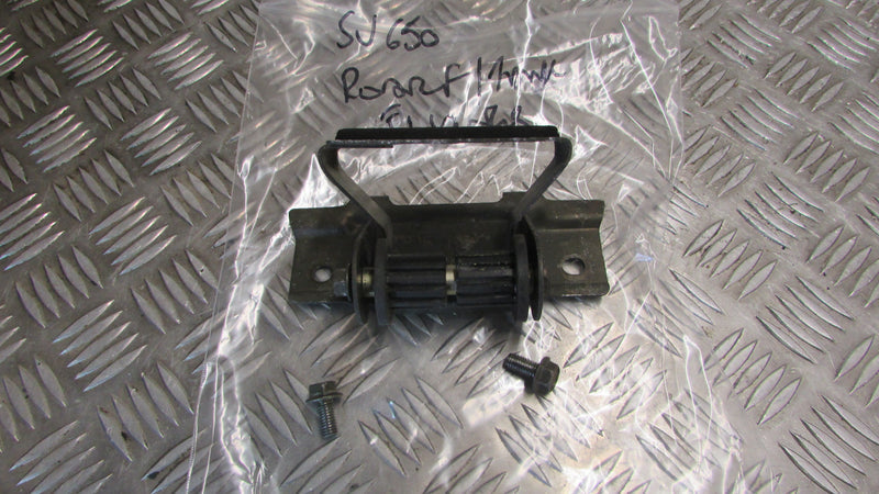 Suzuki SV 650 2002, 99/02 VIS Ecrou Goujon de fixation reservoir essense arriere