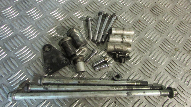 Suzuki SV 650 2002, 99/02 ,Vis Suport moteur,,engine mounts bolts nuts screws fi