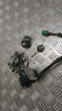 Suzuki SV 650 2002, 99/02 kit serrure , avec bouchon de réservoir, serrure de se