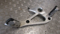 Honda Varadero XL 1000 V SD02, 2003 Platine et repose-pieds droite, foot rests & hanger plate right rider & passanger foot rest,,