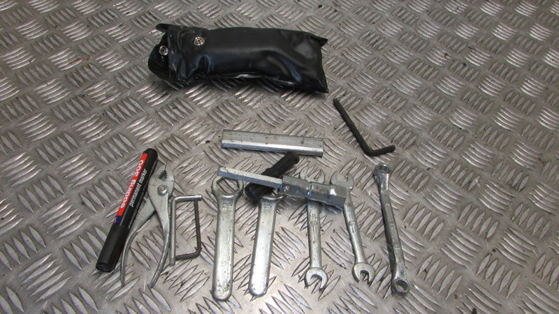 Honda Varadero XL 1000 V SD02, 2003 sac outils,tool bag , tools,Bordwerkzeug Tool Attrezzo Herramienta ,
