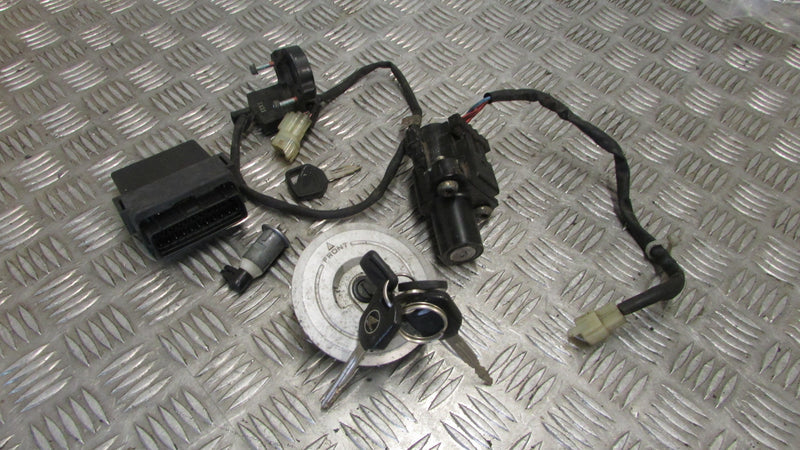 Honda Varadero XL 1000 V SD02, 2003 kit serrure , un clef casse, avec bouchon de réservoir, serrure de selle, Contact Allumage neinman,CDI ,LOCK SET 1 key ignition, petrol cap, seat lock, CDI, ,