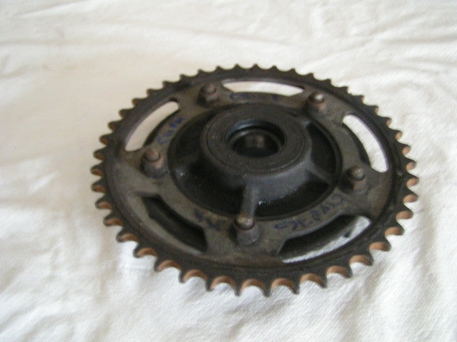 Suzuki GSXR 750 K4,PIGNON CARRIER , SPROCKET CARRIER Kettenrad Träger, parastrap