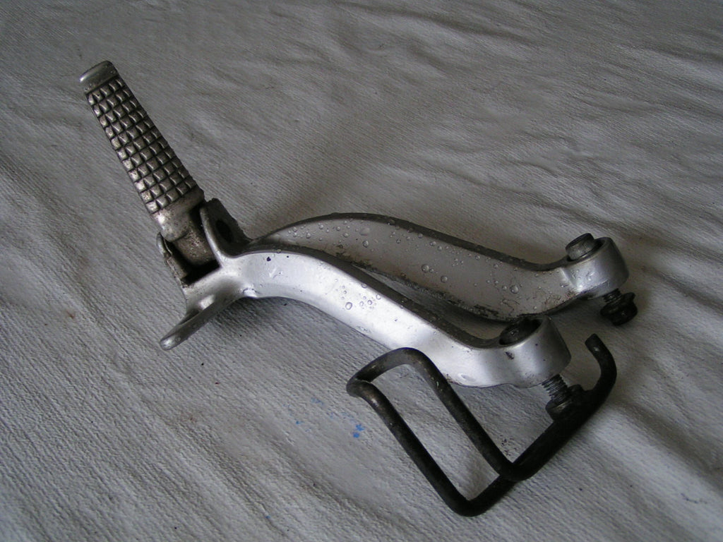 GSXR 600 K3 repose pied et Platine AR gauch,arriere, pasager, foot rest & plate