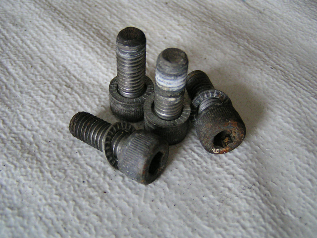 GSXR 600 K3 vis platine repose pied (x4), FOOT REST FIXING SCREW X4