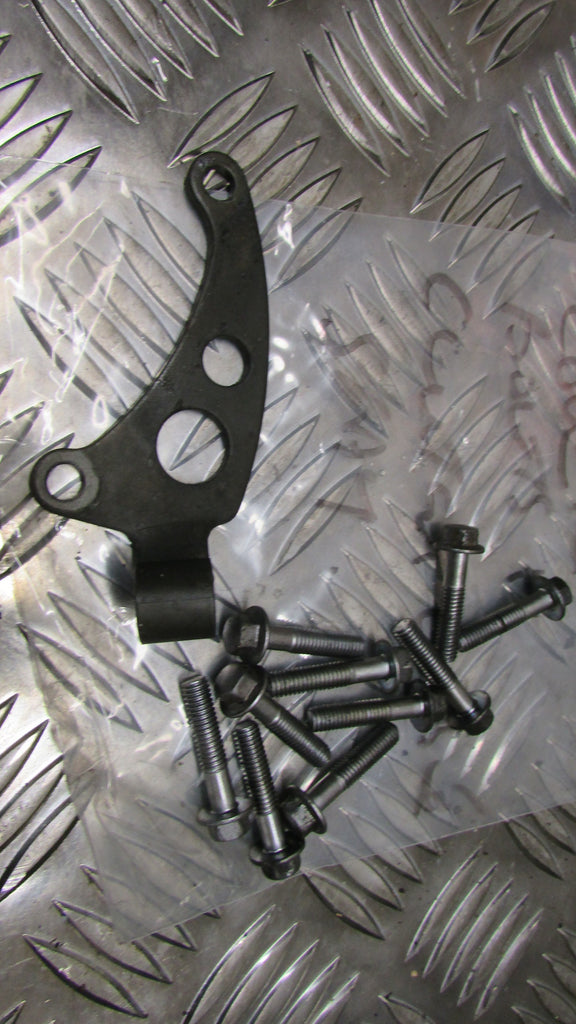 Honda CBF 600 SA , 04,05,06,07 VIS Ecrou Goujon de fixation carter d'embrayage c