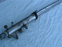 * GSXR 600 K3 fourches avant gauche, endommagé pour les pièces seulement voir le