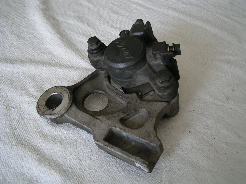 Honda CBR 600 F 4 99 00 2000  ÉTRIER DE FREIN , arrier Avec support et dommages.