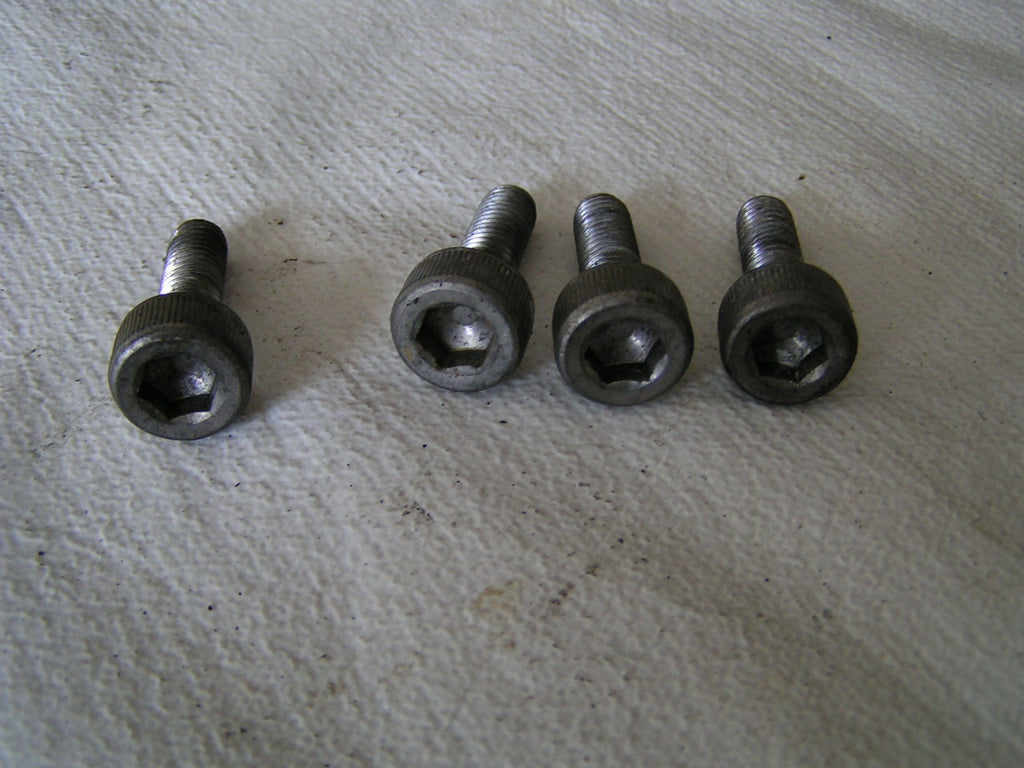 Honda CBR 600 F 4 99 00 2000  vis platine repose pied avant (x4). , FOOT REST FI