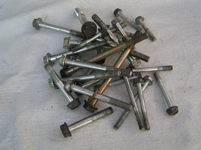 Honda CBR 600 F 4 99 00 2000  boulons du carter moteur. Split crank case bolts.