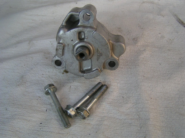 Honda CBR 600 F 4 99 00 2000  les pièces de la pompe à huile,. oil pump parts.
