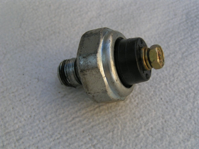 Honda CBR 600 F 4 99 00 2000  Capteur de pression d'huile. oil pressure sensor