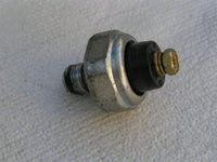 Honda CBR 600 F 4 99 00 2000  Capteur de pression d'huile. oil pressure sensor