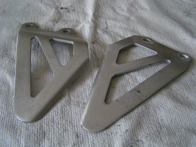 Triumph 955i Daytona,  Pair REPOSE-PIEDS TALON GUARDE, heal guards OEM