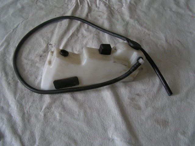 Triumph 955i Daytona,  vase d'expansion pour radiateur ,EXPANSION TANK for RADIA