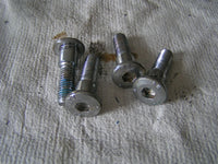 Triumph 955i Daytona,  Vis pour disque de frein arriere AR, rear disc bolts x4