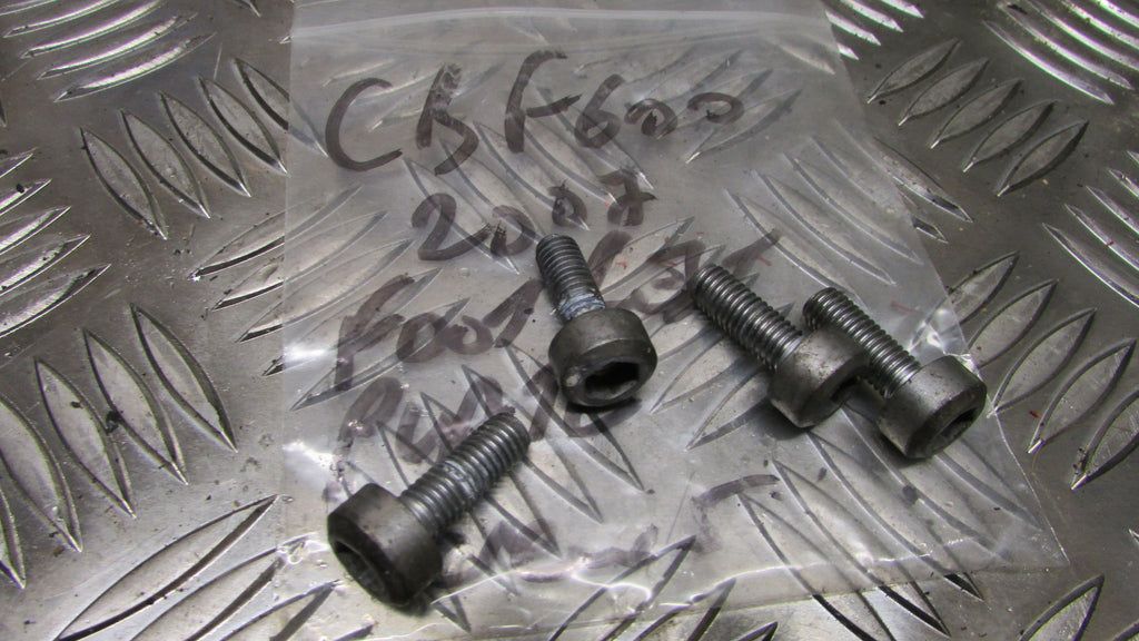 Honda CBF 600 SA  04,05,06,07 vis platine repose pied FOOT REST FIXING SCREWS bo