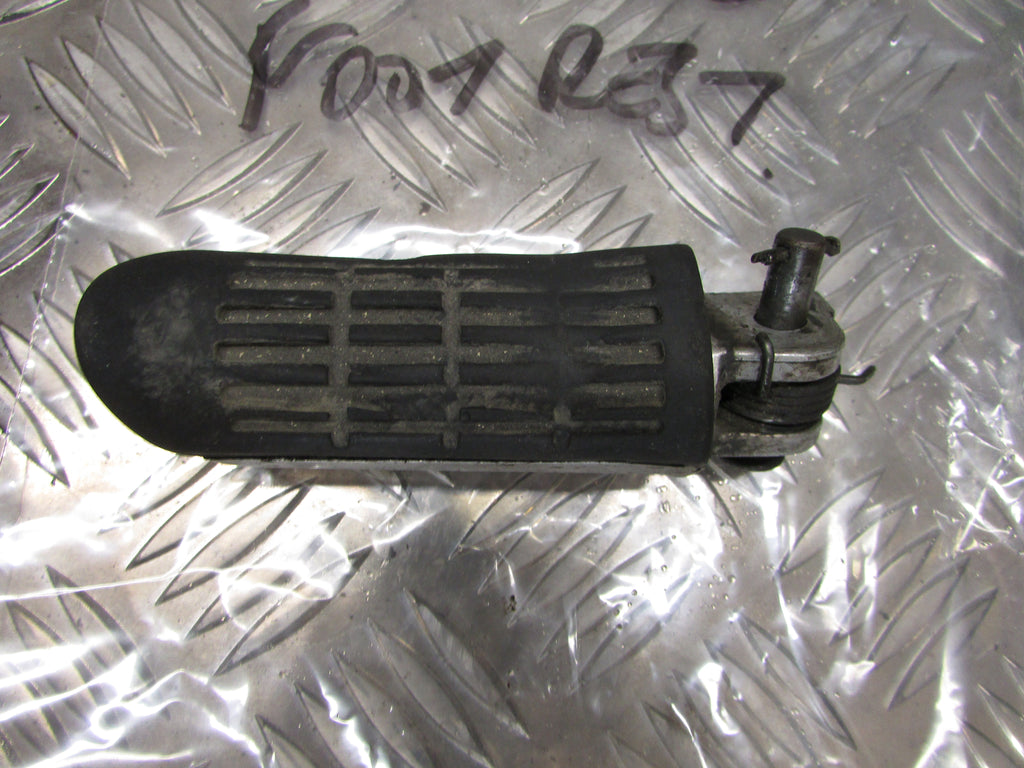 Honda CB600F CBF 600, 1991 repose pied AV GAUCHE, foot rest front left ,