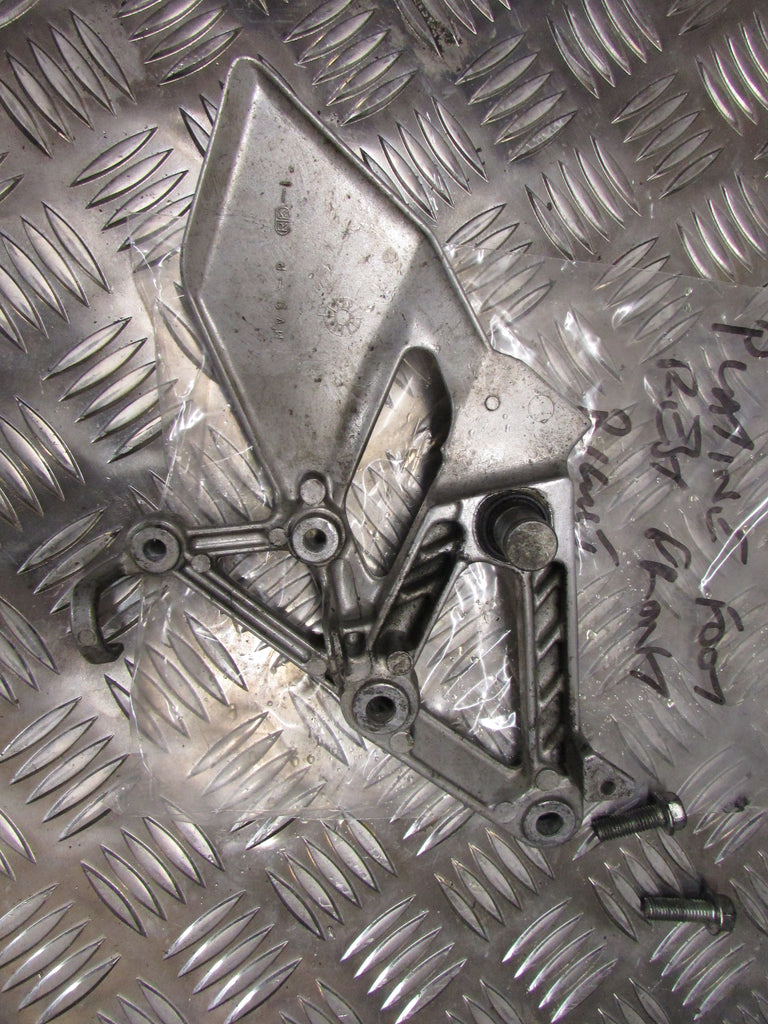 Honda CB600F CBF 600, 1991 Platine pour repose pied gauche avant AV FOOT REST HA