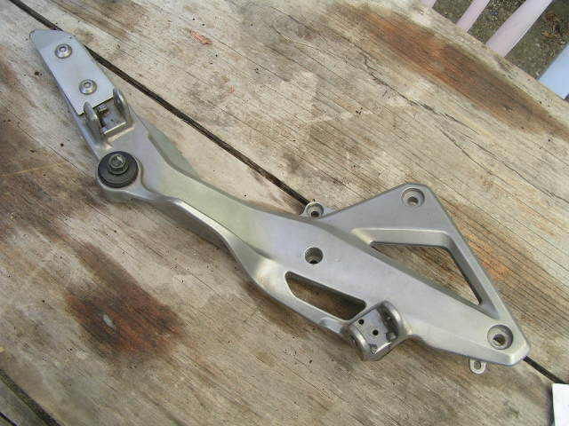 Honda CB 600 FA Hornet  ABS 2007 >2012,Platine pour repose pied droit, FOOT REST