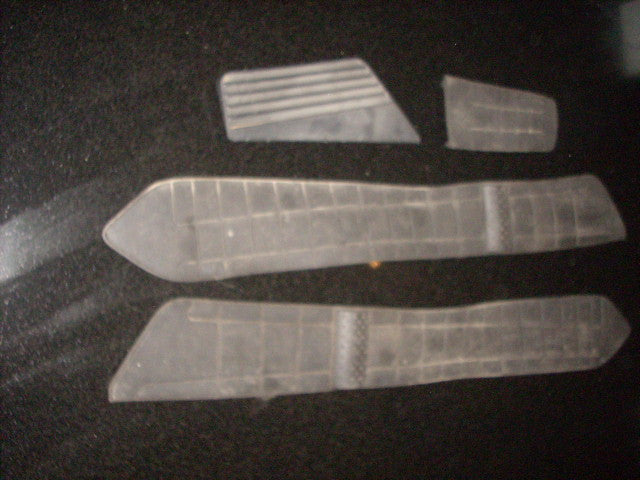 Suzuki 650 AN Burgman (03-10) foot rest rubbers, caoutchoucs de repose-pieds,