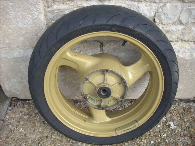 CBR1100 XX Honda Super Blackbird 2002 (97-03) Jantes Ariere , pneu mort, endomma