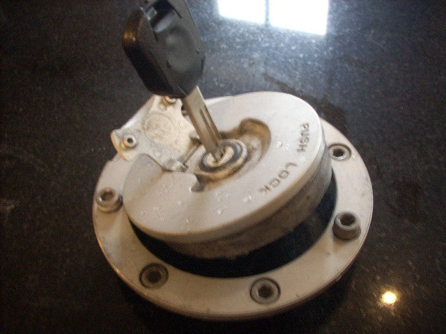 CBR1100 XX Honda Super Blackbird 2002 >kit serrure ,neiman,bouchon, serrure de s