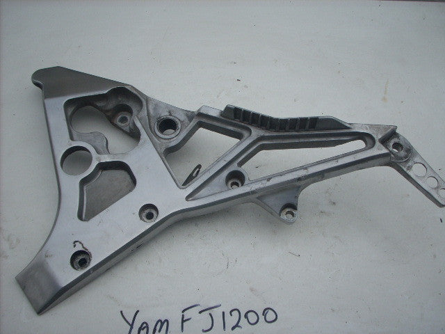 Yamaha FJ 1200 92 (91/93) 3WX Platine pour repose pied droit, FOOT REST HANGER r