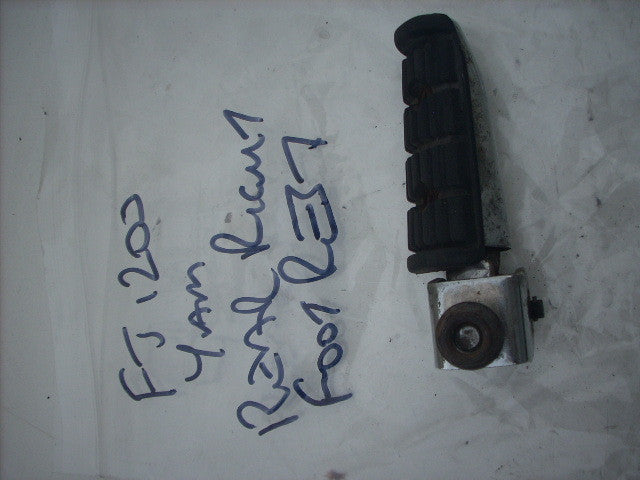 Yamaha FJ 1200 92 (91/93) 3WX repose pied AR droit,arrier pasager, rear right fo