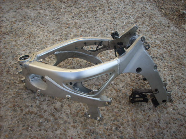 Yamaha YZF R6 5EB 99/02 cadre TBE, anglaise sans carte gris frame was cat B, it