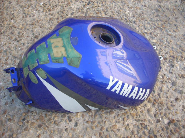 Yamaha YZF R6 5EB 99/02 réservoir carburant essence, bosse PETROL/FUEL TANK dent