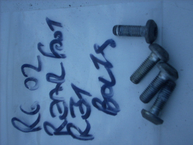 Yamaha YZF R6 5EB 99/02 vis platine repose pied ar arriere rear FOOT REST FIXING