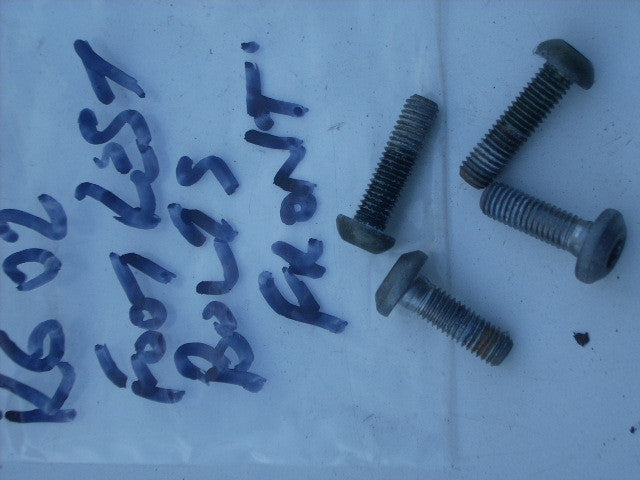 Yamaha YZF R6 5EB 99/02 vis platine repose pied avant FRONT FOOT REST FIXING SCR