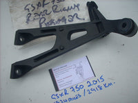 Suzuki GSXR 1000 11-15 L2-5 Platine et repose pied droite AR,arriere, passager,