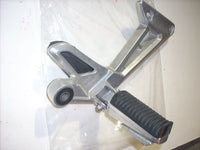 Yamaha Fazer FZS FZ 1000 2001/2005 5LV Platine et repose pied droite AR,arriere,