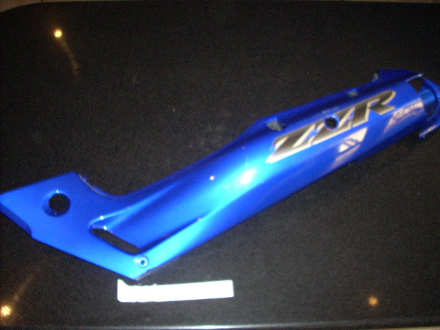 2004 Kawasaki ZZR 600 ZX E11, coques arriere gauche Lateraux l'arrière , left TA