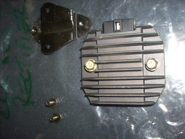 2004 Kawasaki ZZR 600 ZX E11 Regulateur RECTIFIER regulator, Gleichrichter Lader