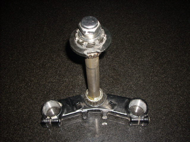 2004 Kawasaki ZZR 600 ZX E11, T de Fourche, BOTTOM YOKE CLAMP