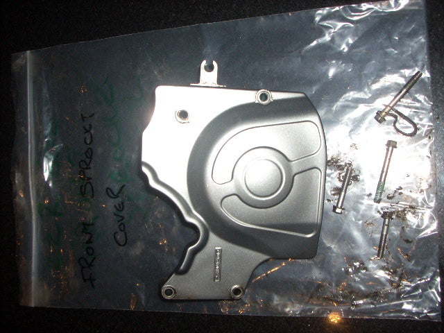 2004 Kawasaki ZZR 600 ZX E11, couvercle de pignon avant ,ENGINE CASING, FRONT SP