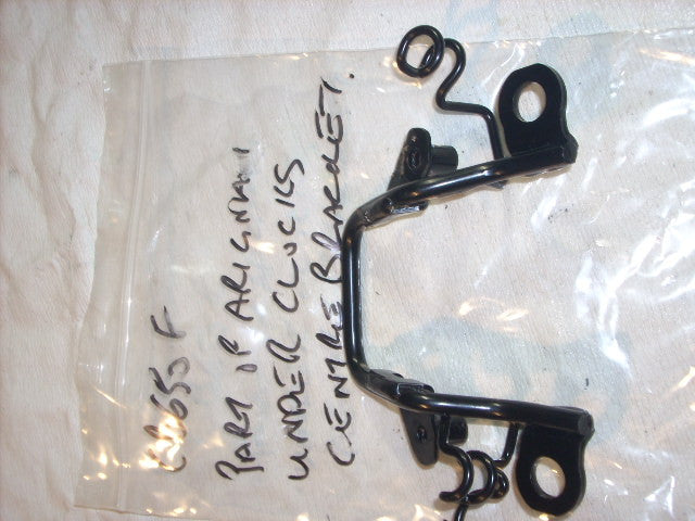 2015 Honda CB650F ABS , ok 14/15 Centre d' Araignees, Araignée support fairing h